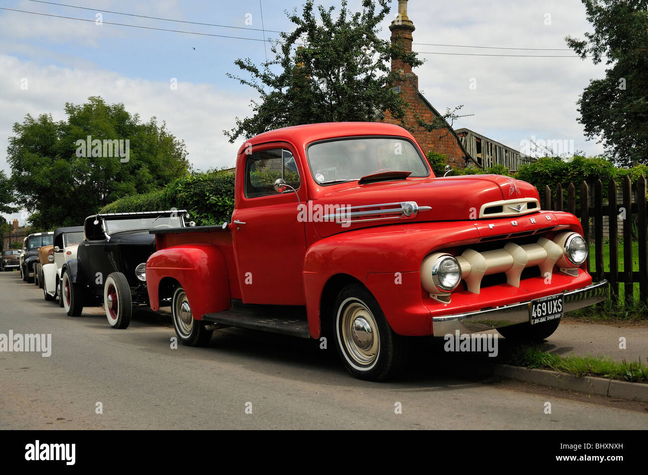 1940 Ford Pickup Stepside Hotrod la queue aux Shakedown Rock'n'Roll festival Banque D'Images