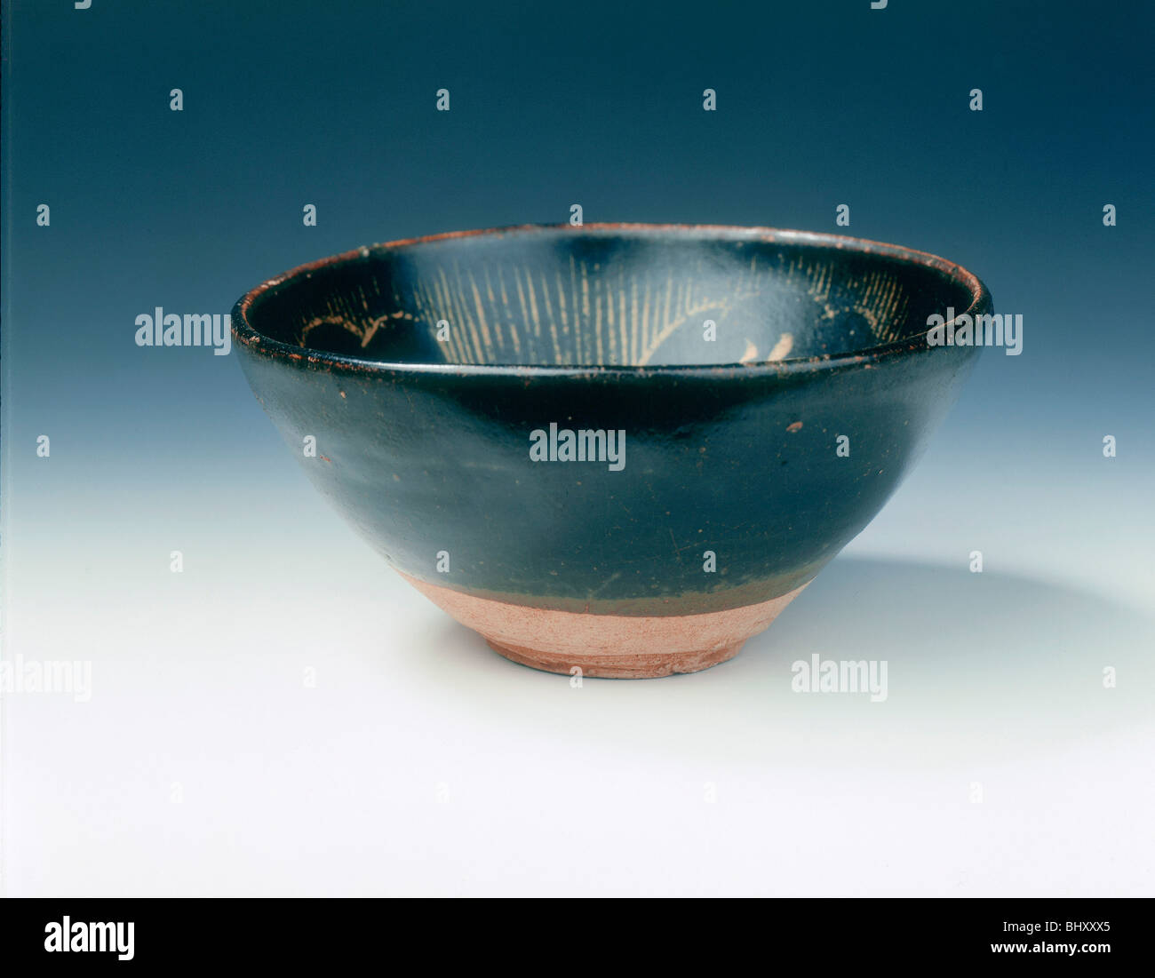 Wu Yishan blackware bol, dynastie des Song du Sud, Chine, 1200-1279. Artiste : Inconnu Banque D'Images