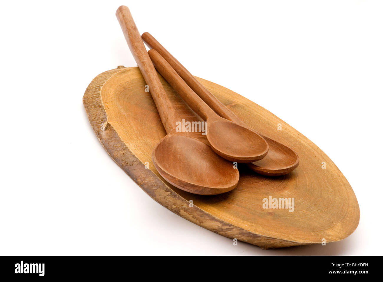 Cuillères en bois sur fond blanc Banque D'Images