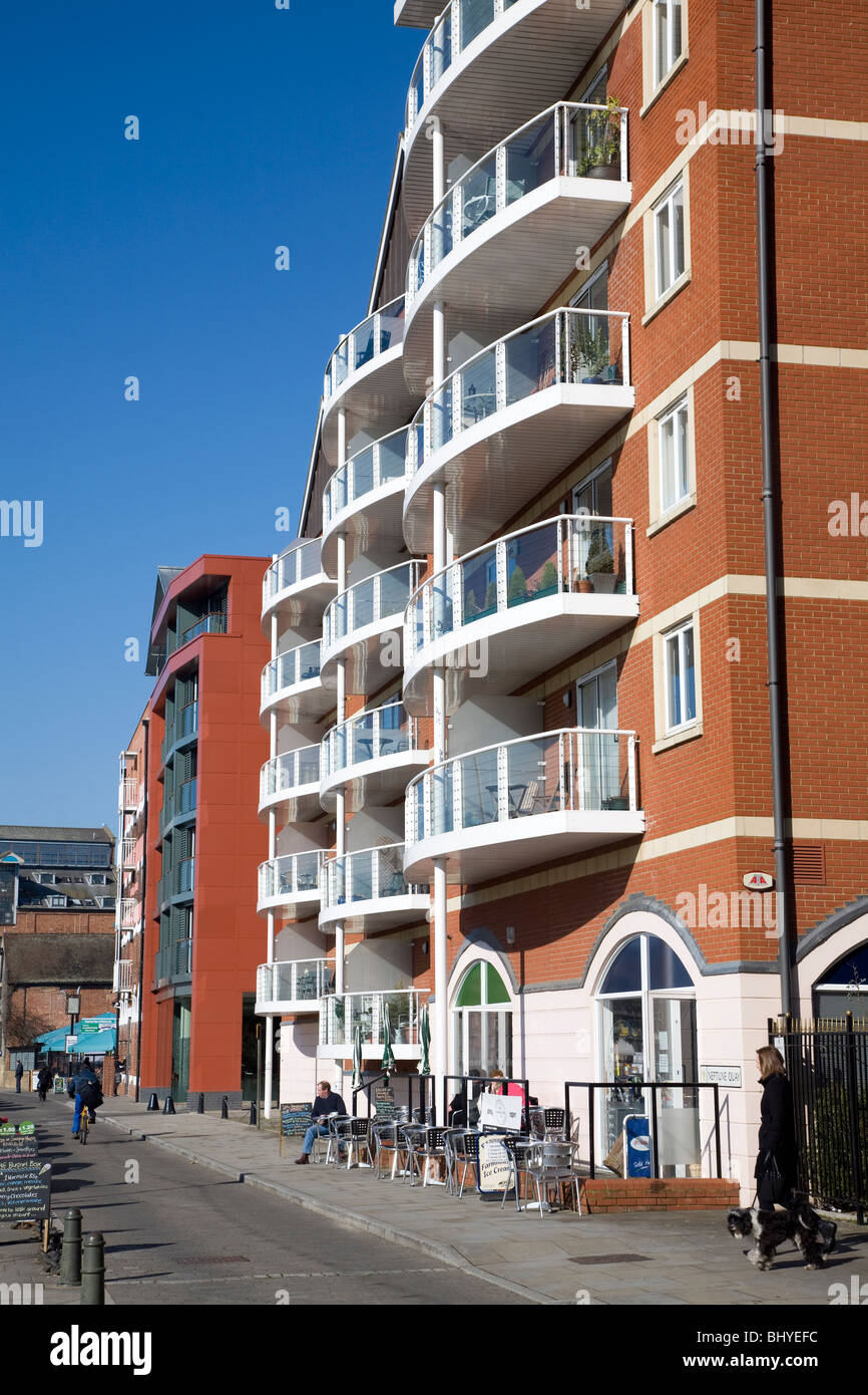 Waterfront apartments Ipswich Suffolk Angleterre Dock humide Banque D'Images