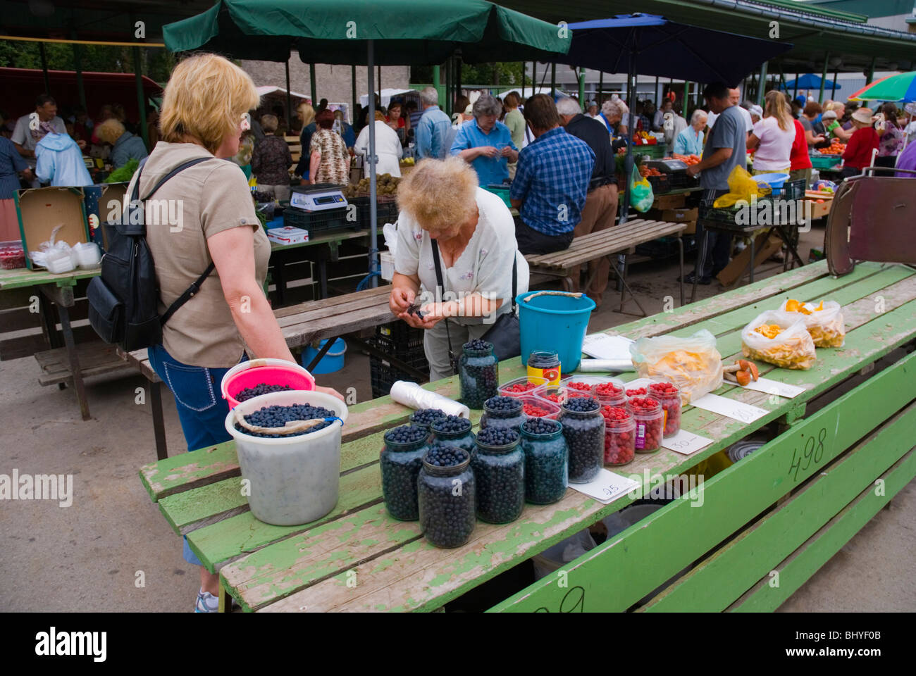 Berry vendeur Pärnu Estonie Europe Banque D'Images