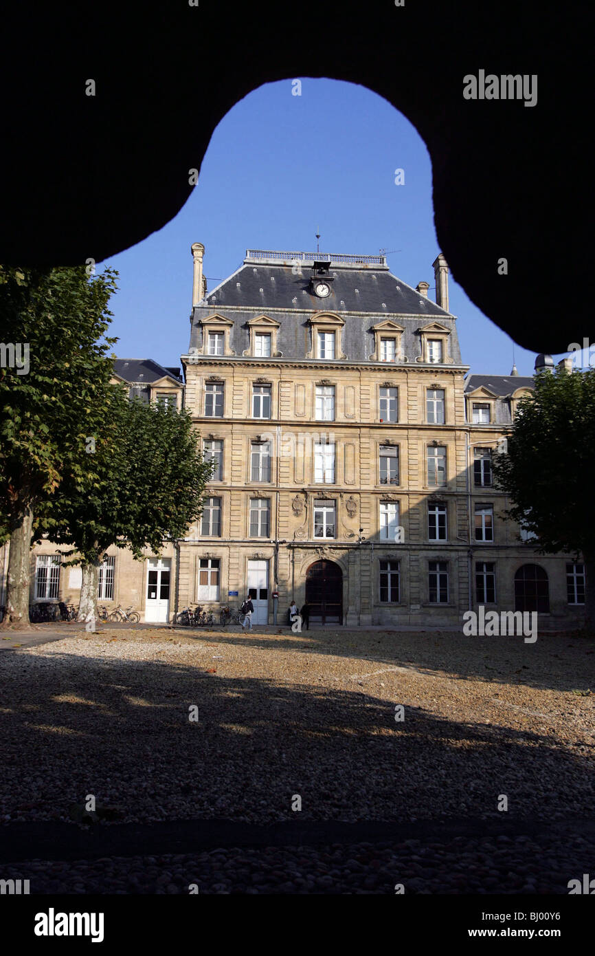 Lycee montaigne Banque de photographies et d’images à haute résolution — free download