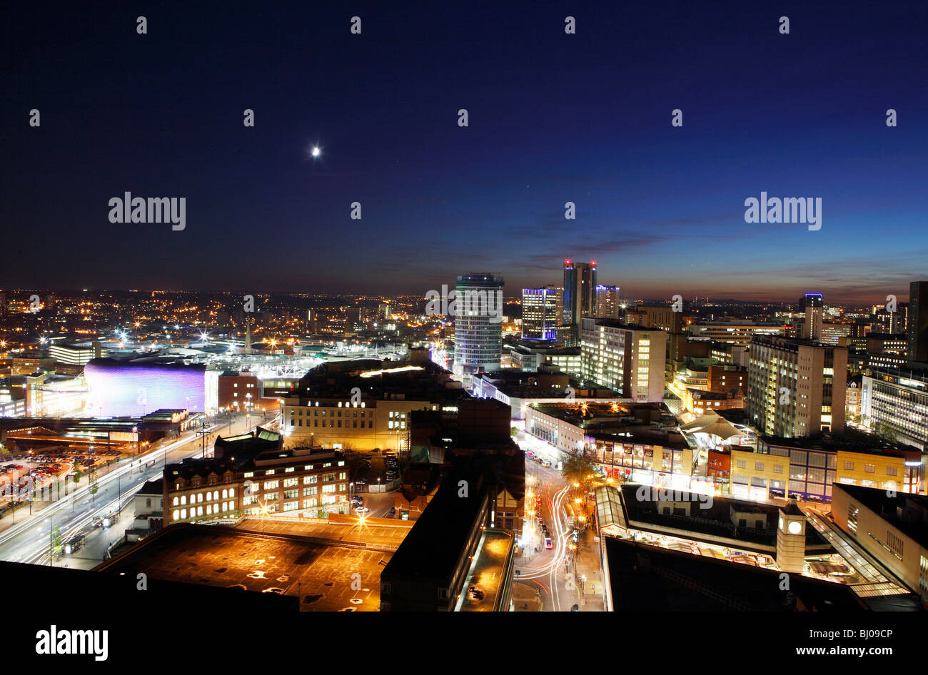 Nuit paysage urbain du centre-ville de Birmingham, West Midlands. Banque D'Images