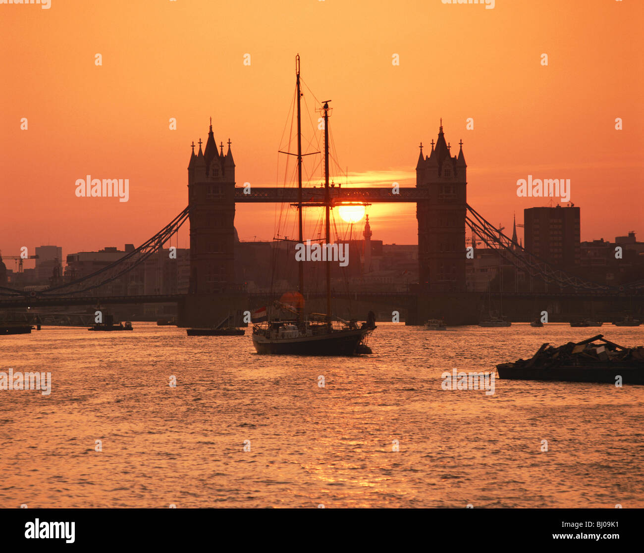 Sunset Tower Bridge, Tamise, Londres, Angleterre, RU, FR Banque D'Images