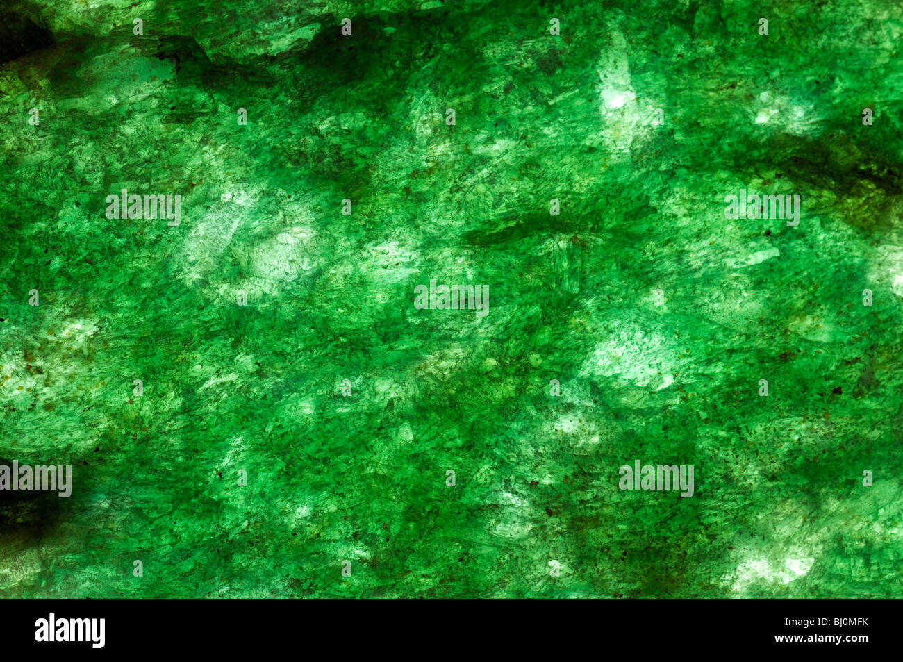 Une section fine d'olivine photographiée en lumière transmise Banque D'Images