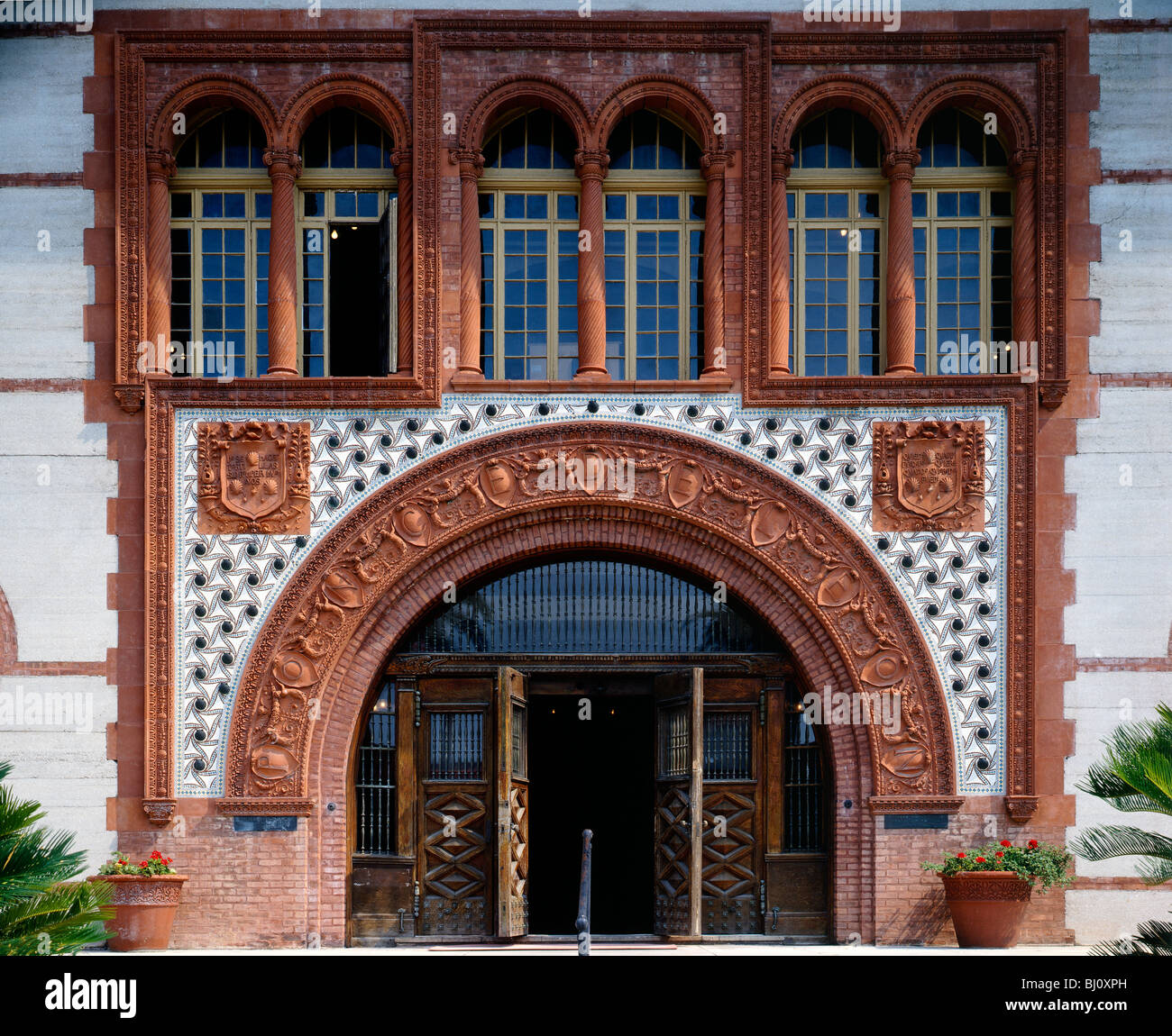 Détail de l'immeuble à Flagler College, 1888 L'architecture de style renaissance espagnole, Saint Augustine, Floride, USA Banque D'Images