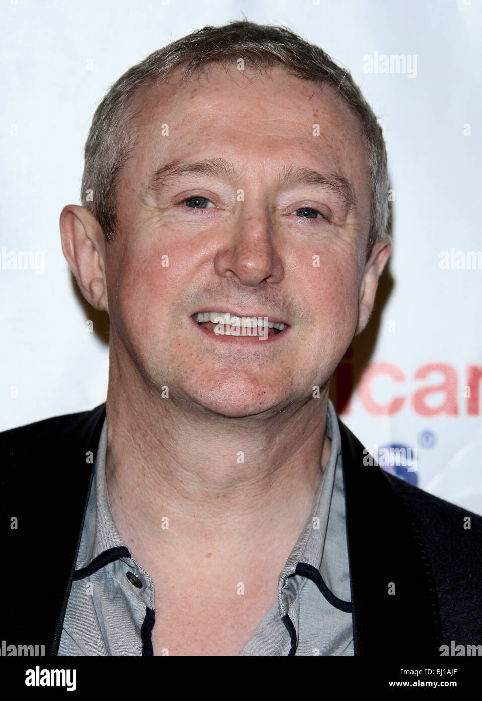 LOUIS WALSH-nous alliance de l'Irlande pré-événement des ACADEMY AWARDS LOS ANGELES CA USA 04 Mars 2010 Banque D'Images