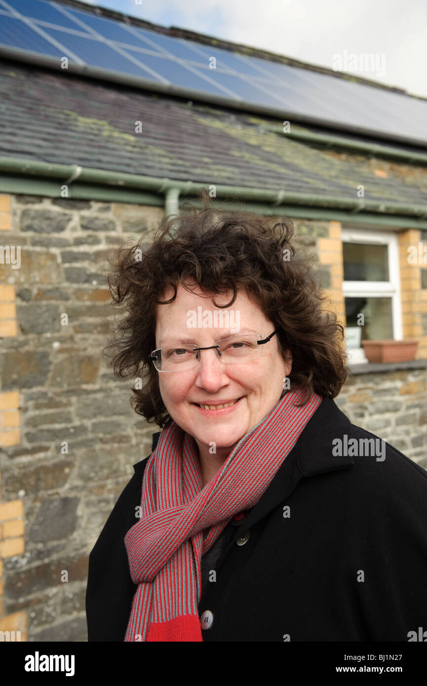 Elin Jones, membre du gouvernement de l'assemblée du Pays de Galles et ministre du cabinet de l'Agriculture et des Affaires rurales, Banque D'Images