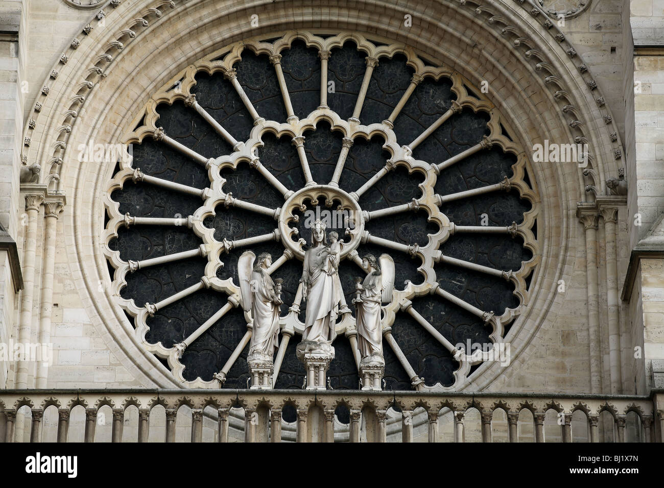 Par Mark Pic Passmore/www.markpassmore.com GV de la Notre Dame de Paris, également connu sous le nom de la Cathédrale Notre-Dame Banque D'Images