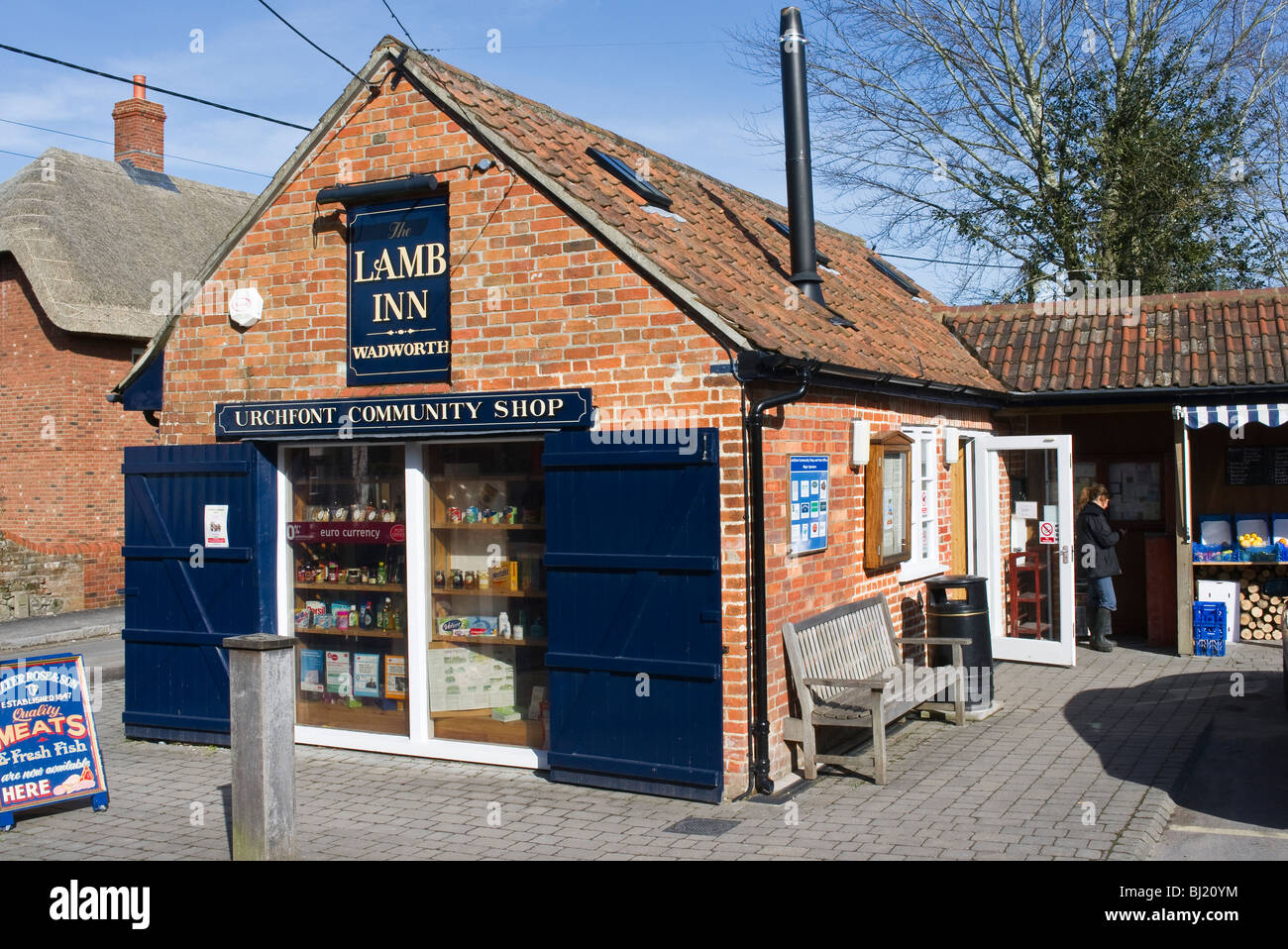 Village Urchfont Communauté boutique à côté de l'Agneau Inn dans le Wiltshire UK Banque D'Images