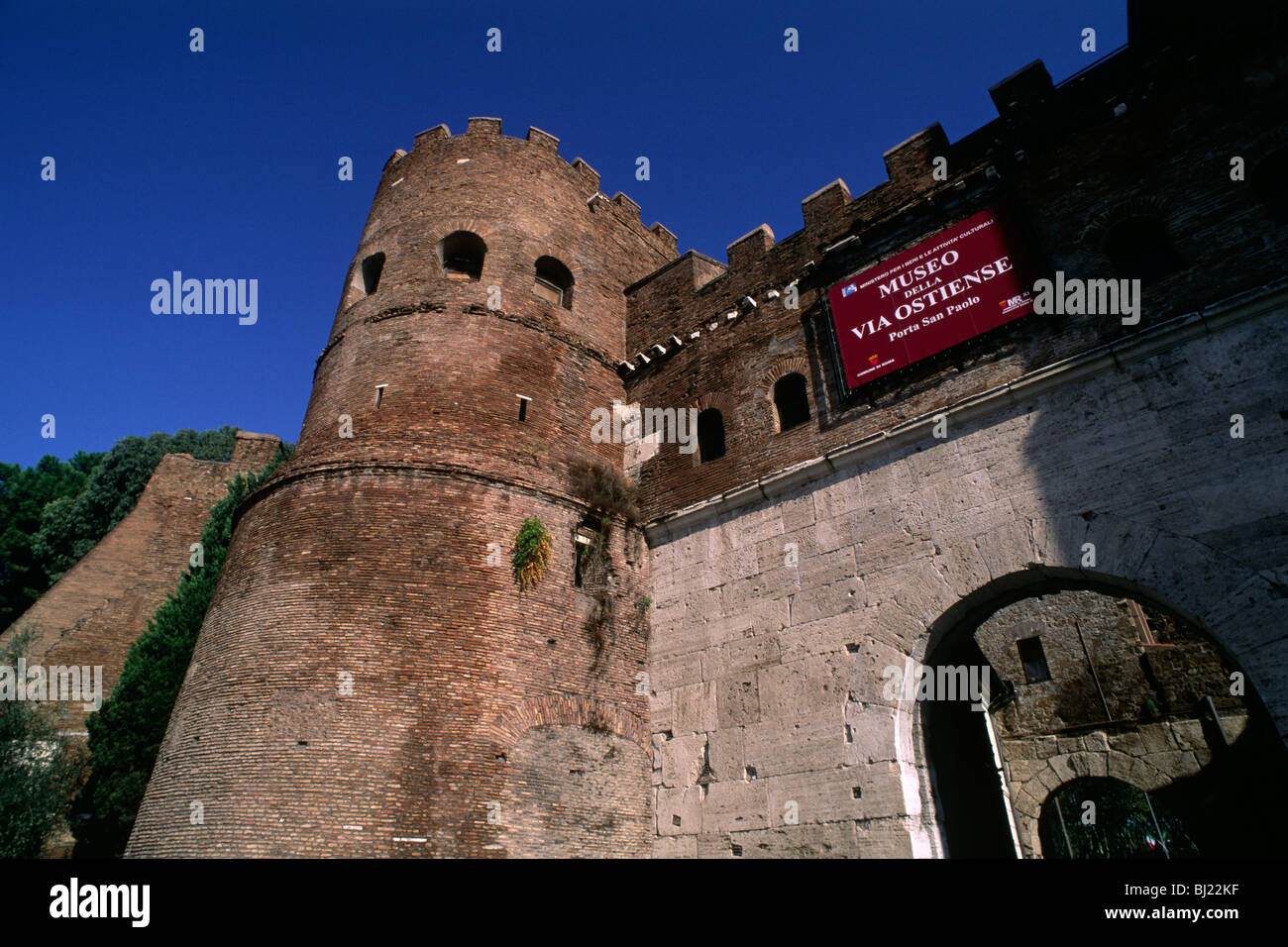 Italie, Rome, Porta San Paolo, ancienne porte romaine Banque D'Images