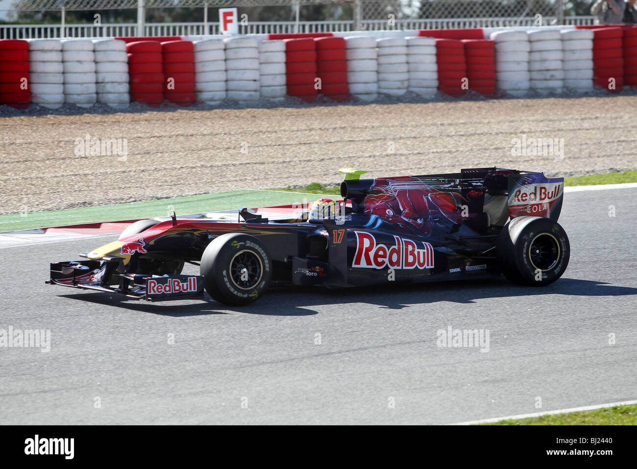 Jaime Alguersuari pour la conduite 2010 Scuderia Toro Rosso à l'équipe de Formule 1 circuit de Montmelo, Barcelone, Espagne Banque D'Images