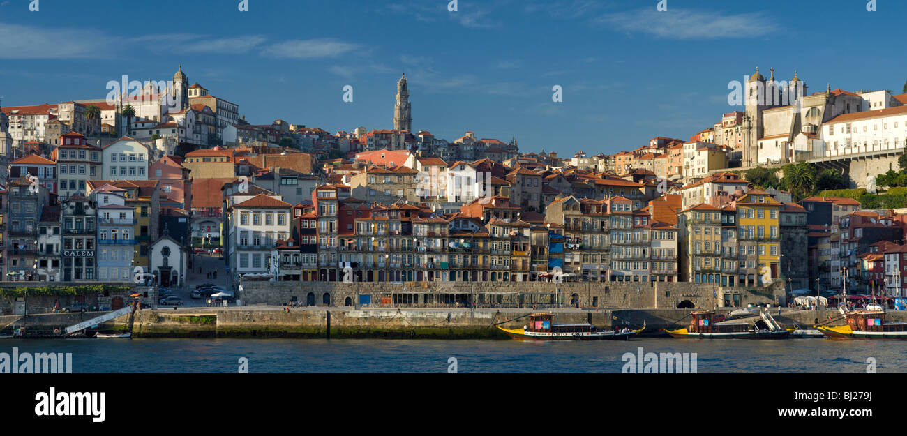 Portugal, Porto, le quartier de Ribeira et la rivière Douro Banque D'Images