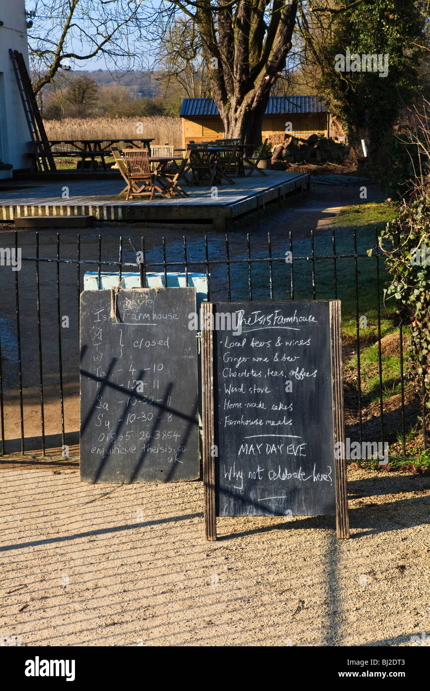 La ferme 'Isis' un pub sur le chemin de la rivière Thames et à Iffley. D'Iffley, Oxford, Oxfordshire, UK Banque D'Images
