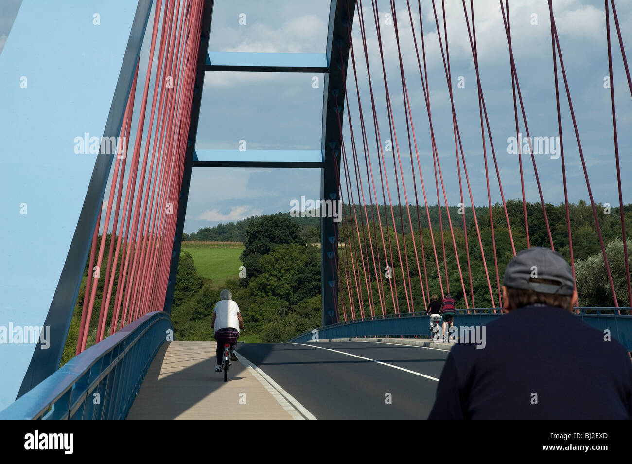 Nouveau pont sur la rivière Main près de Sulzbach / Niedernberg, Bavière, Allemagne Banque D'Images