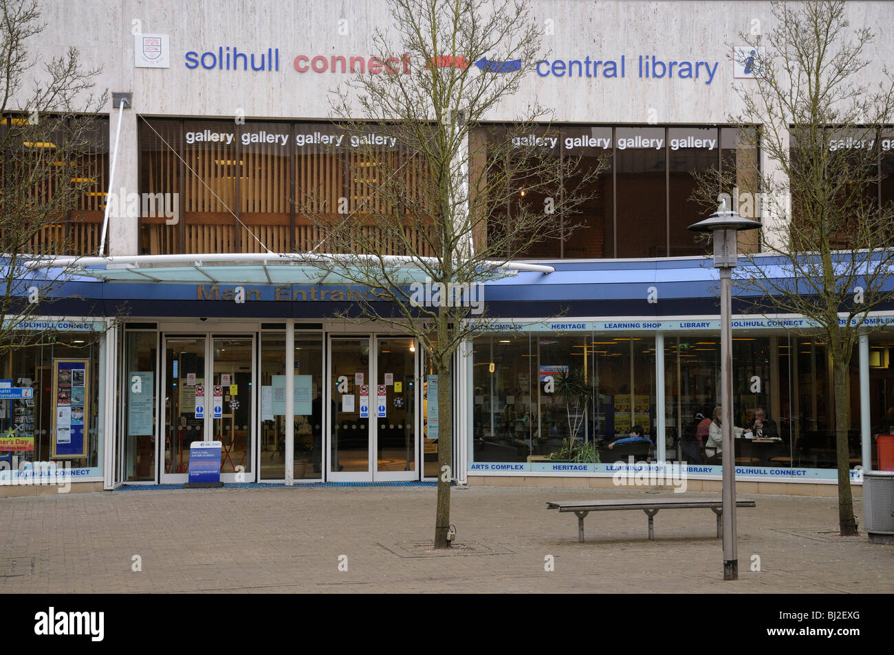 Solihull Connecter bâtiment composé d'une autorité locale, café bibliothèque,complexe artistique . Solihull Birmingham England UK Banque D'Images