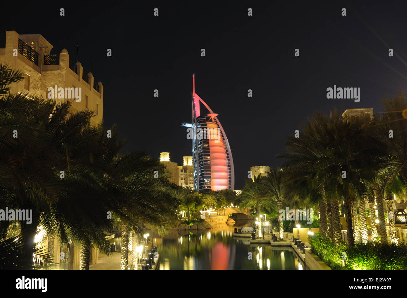 Madinat Jumeirah de nuit. Dubaï, Émirats Arabes Unis Banque D'Images