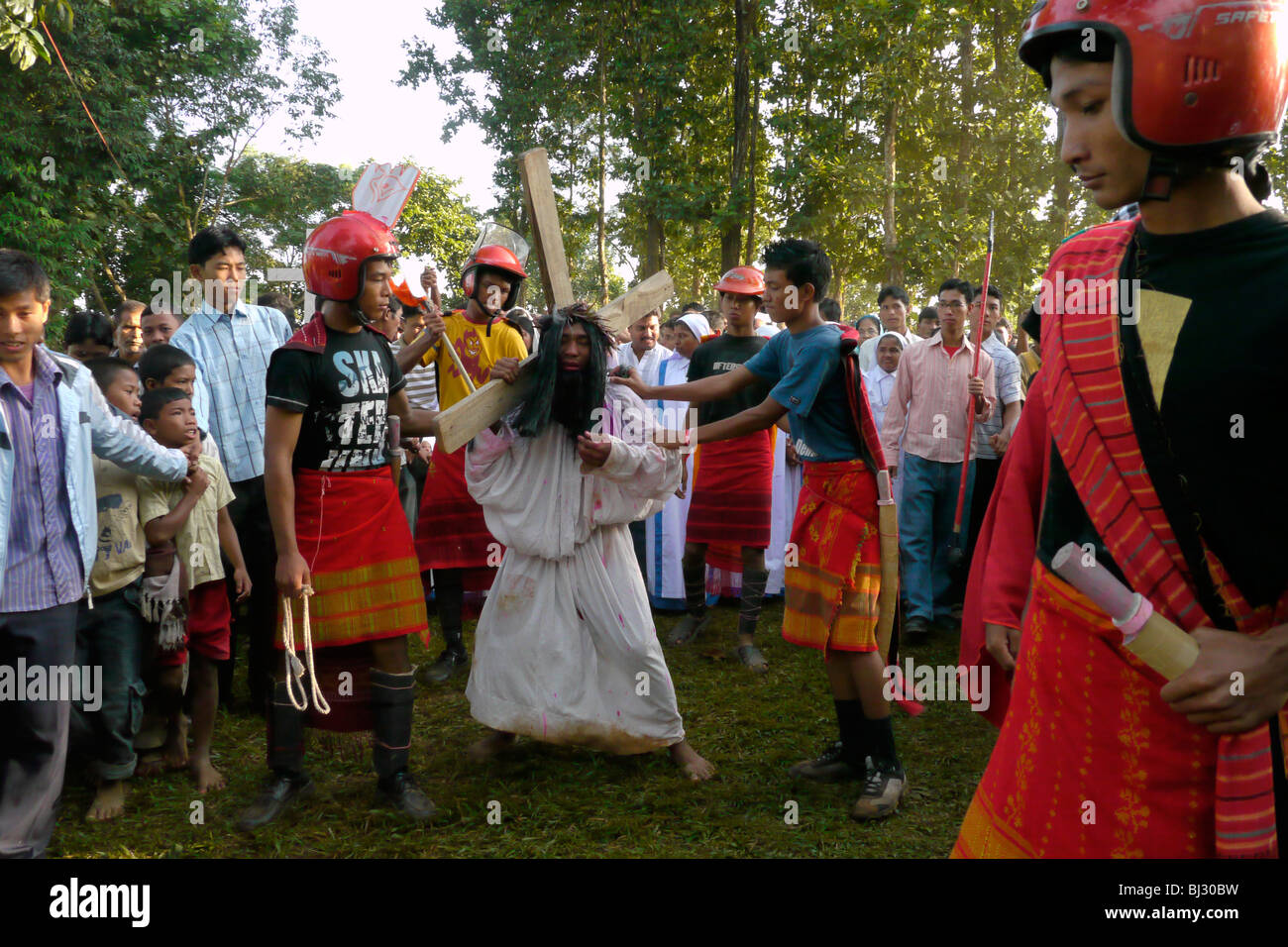 Le BANGLADESH Fatima Rani Pèlerinage à Baromari Mission sur la frontière indienne, 29-30 octobre 2009. Chemin de Croix de la procession. Banque D'Images