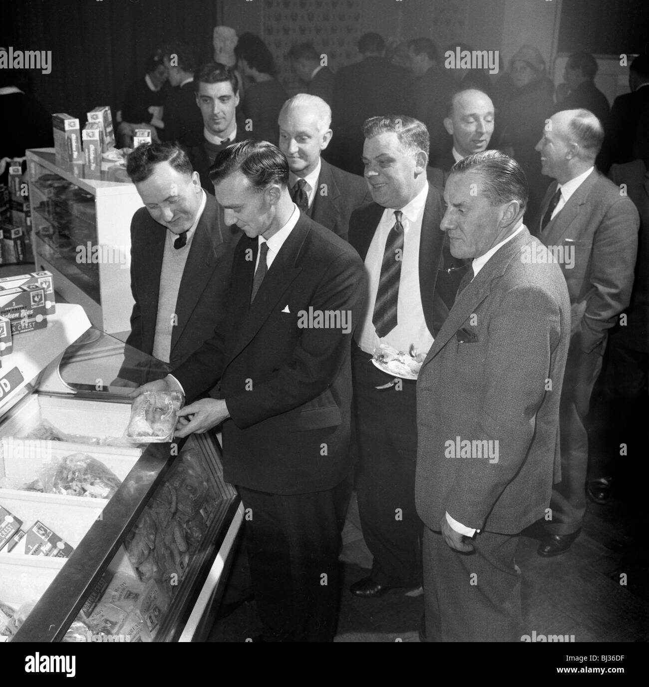 Bacon danois de l'exposition de l'entreprise, jour Wilsic, près de Doncaster, dans le Yorkshire du Sud, 1961. Artiste : Michael Walters Banque D'Images