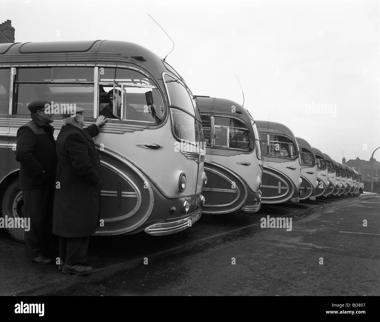 AEC Regal flotte de Mk4s appartenant à Philipson's entraîneurs, Goldthorpe, South Yorkshire, 1963. Artiste : Michael Walters Banque D'Images