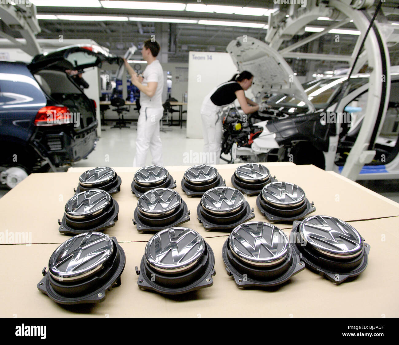Volkswagen AG, la production des voitures particulières dans les œuvres de Wolfsburg. L'assemblage final de la VW Tiguan, d'un véhicule utilitaire sport Banque D'Images