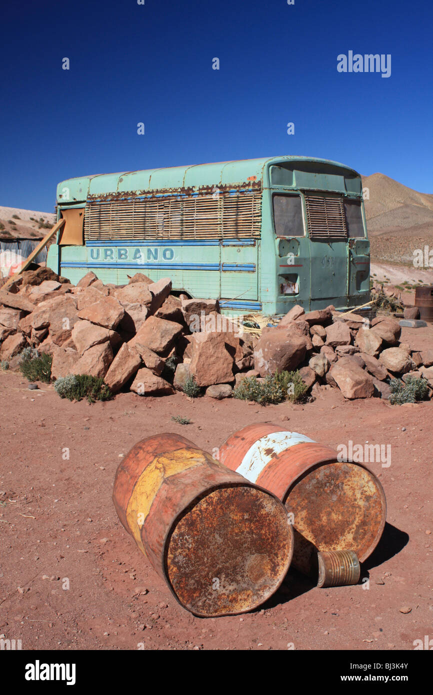 Bus abandonnés, Machuca, Altiplano, Chili Banque D'Images