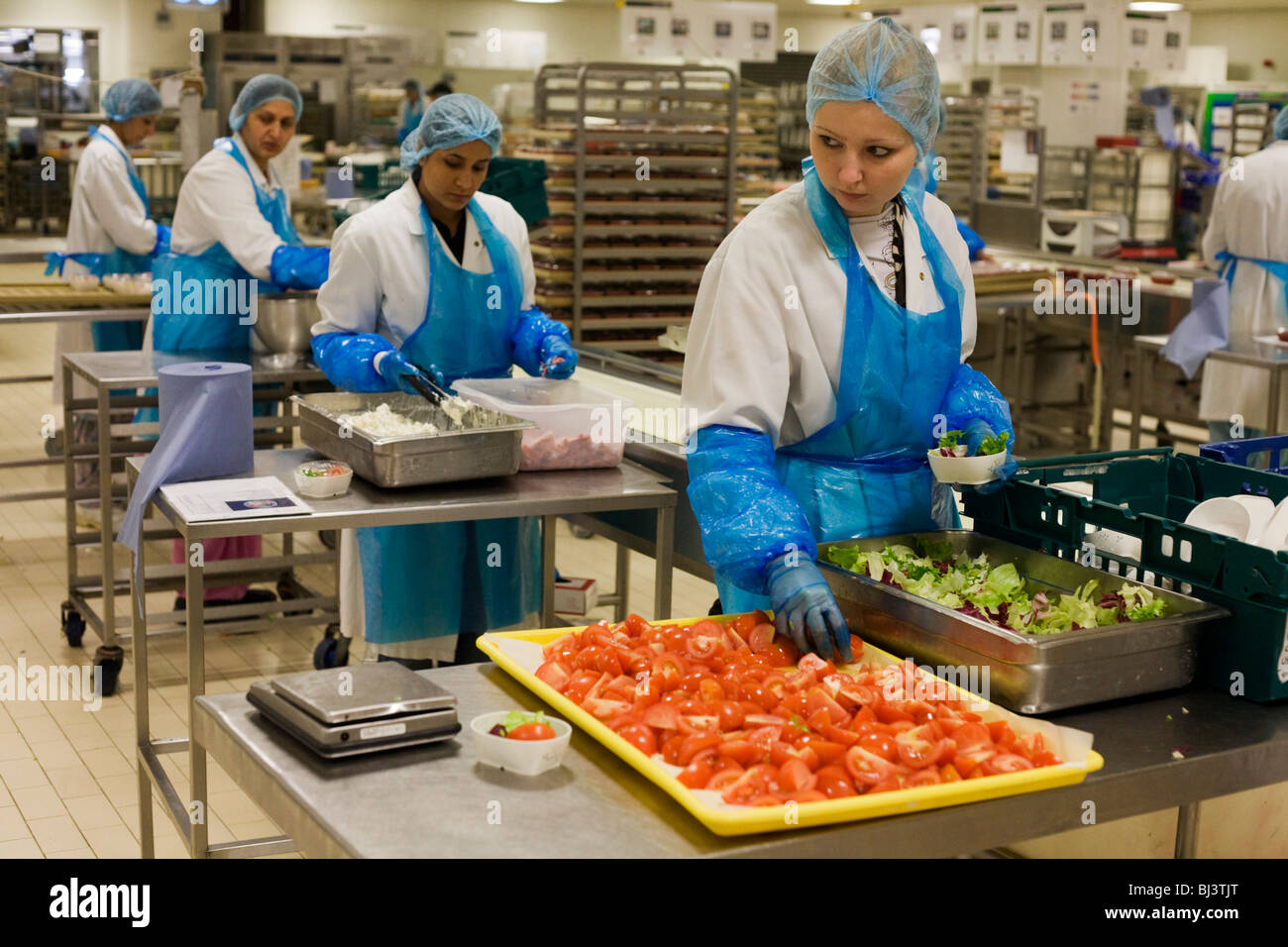 Employés de le plus grand fournisseur indépendant de la restauration aérienne et les services d