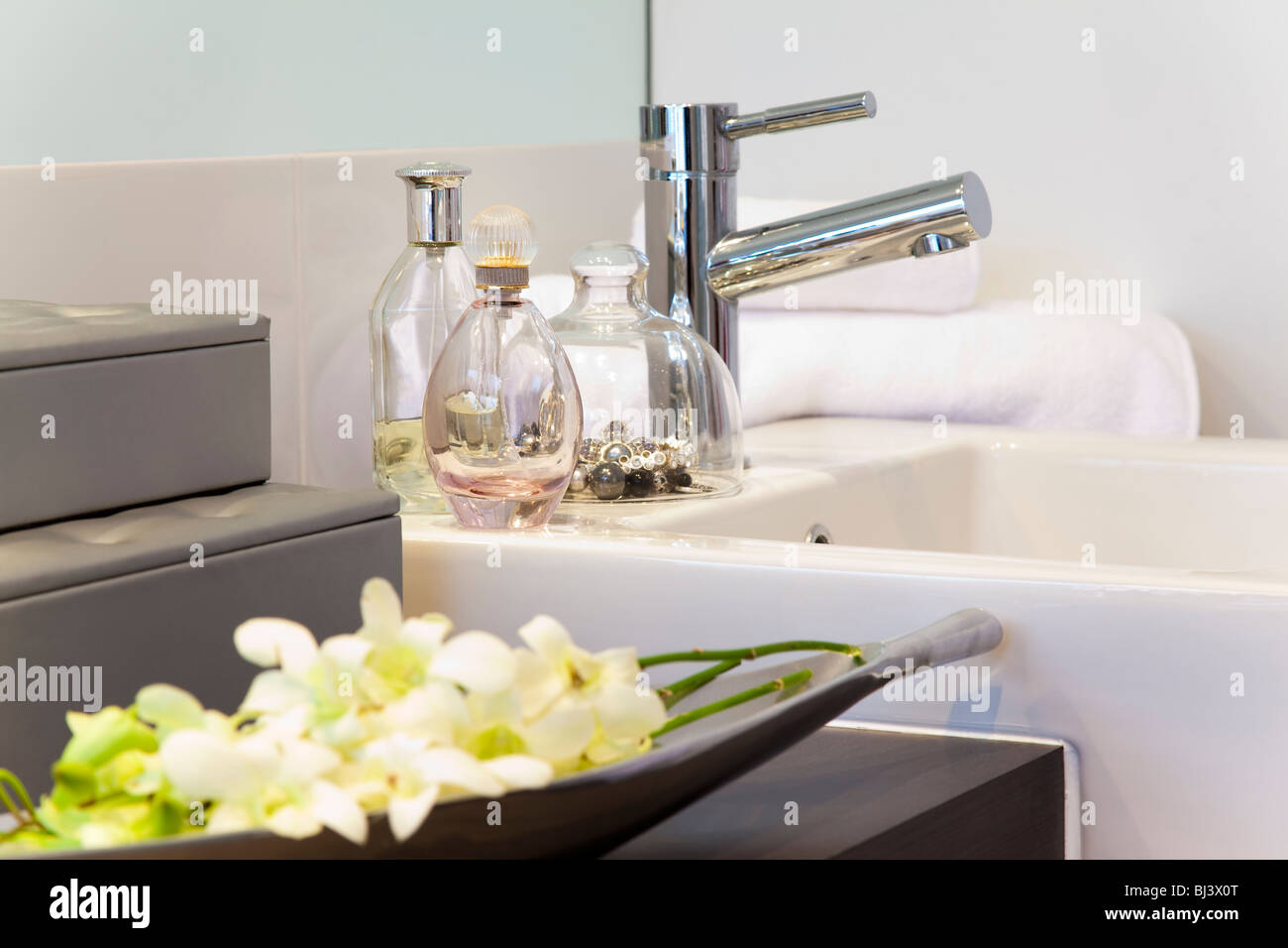 Salle de bains détail dans maison moderne Banque D'Images