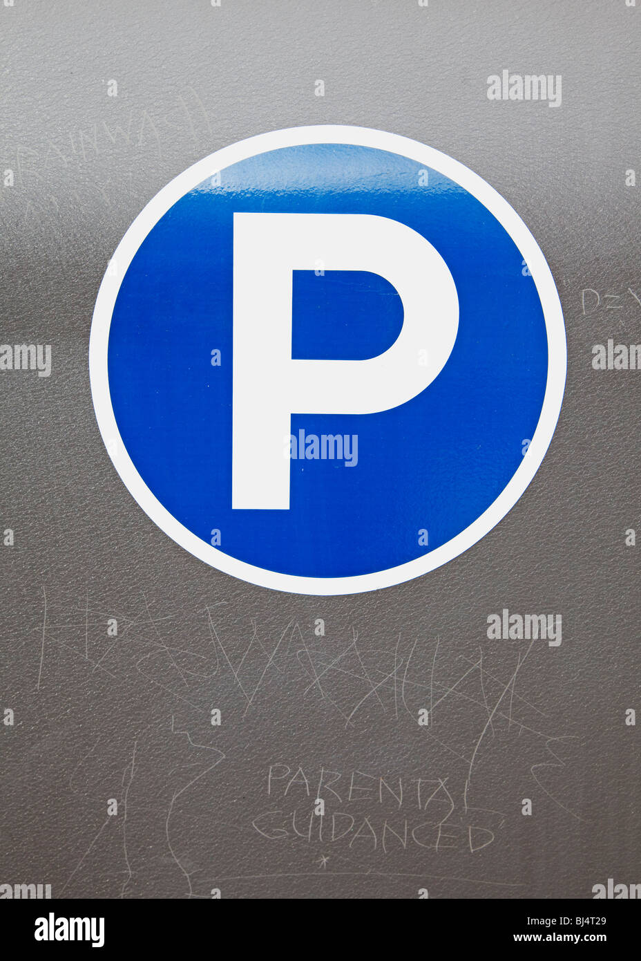 Parking gratuit symbole sur poste de paiement Banque D'Images