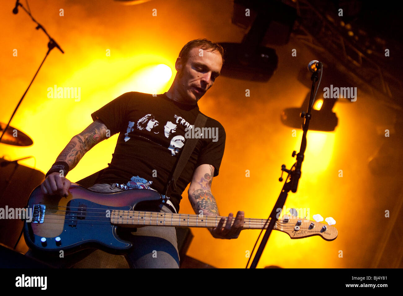 Yvan Lechef, le bassiste du groupe de rock Suisse Favez live au festival de musique de l'Openquer à Zell, Lucerne, Suisse Banque D'Images