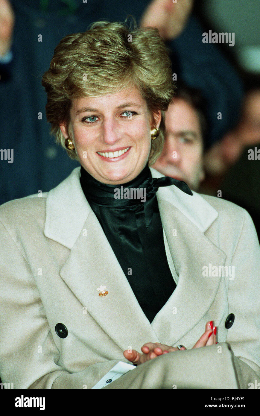 La Princesse DIANA PARTICIPANT À LA FRANCE V PAYS DE GALLES RUGBY À PARIS 21 Janvier 1995 Banque D'Images