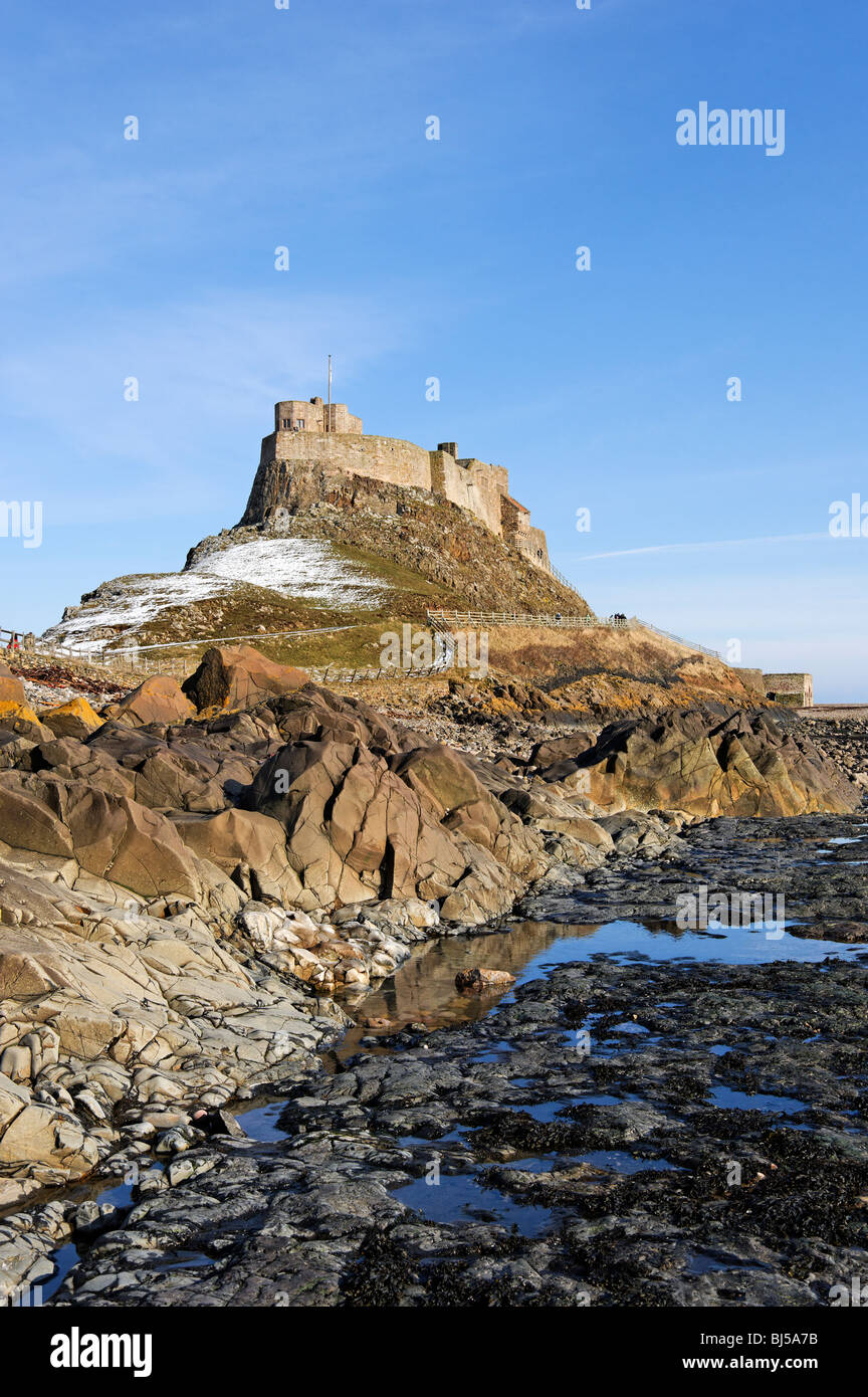 Vue d'hiver du château de Lindisfarne Banque D'Images