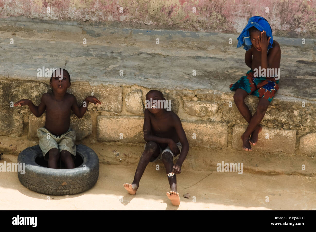 Corps plein Afrique Ghana Kids Shama Banque D'Images