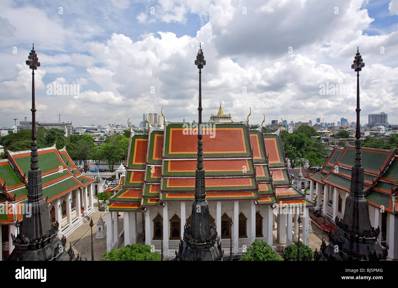 Vue depuis Loha Prasat temple. Wat Ratchanaddaram. Bangkok. Thaïlande Banque D'Images