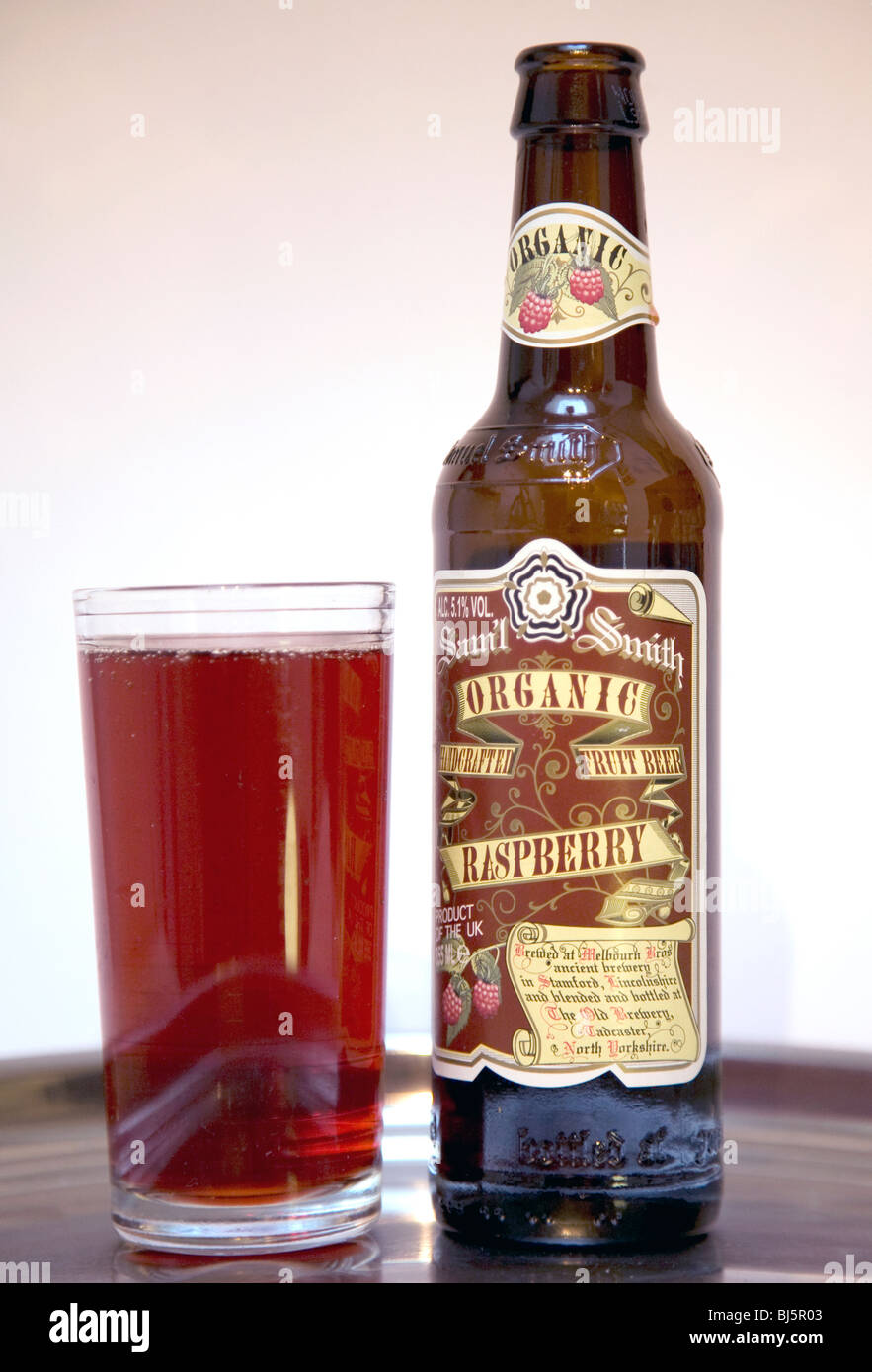 Samuel Smith's bière de framboise bio Banque D'Images