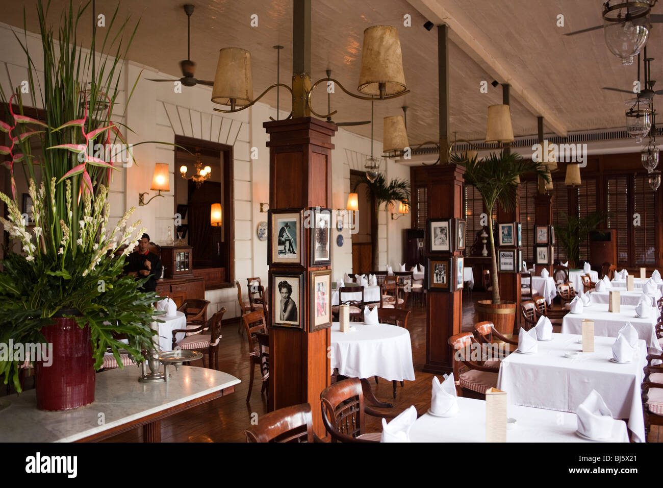 L'Indonésie, Java, Jakarta, Old Batavia, Kota, un café Batavia Old Dutch colonial café intérieur Banque D'Images