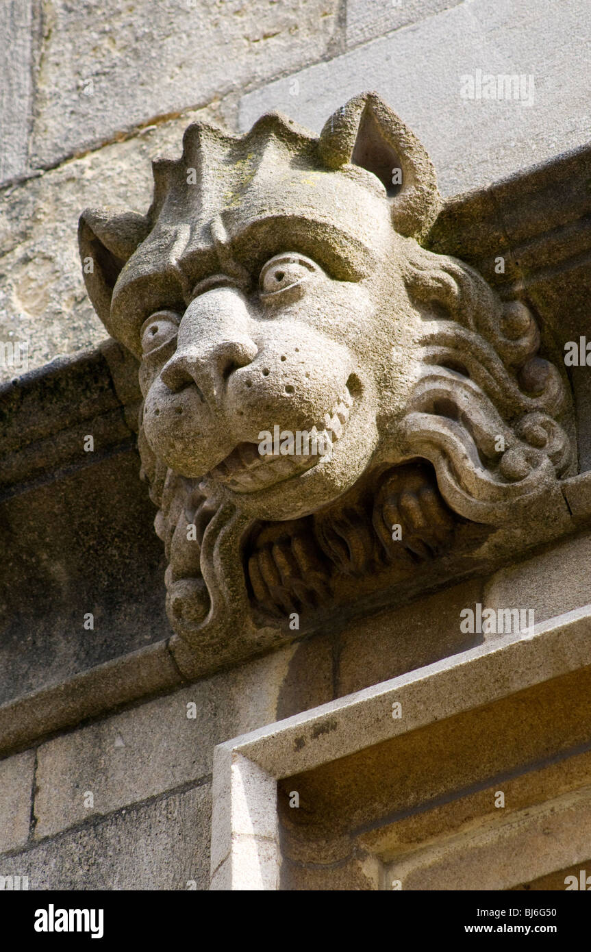 Un lion gargouille sur un collège d'Oxford UK Banque D'Images