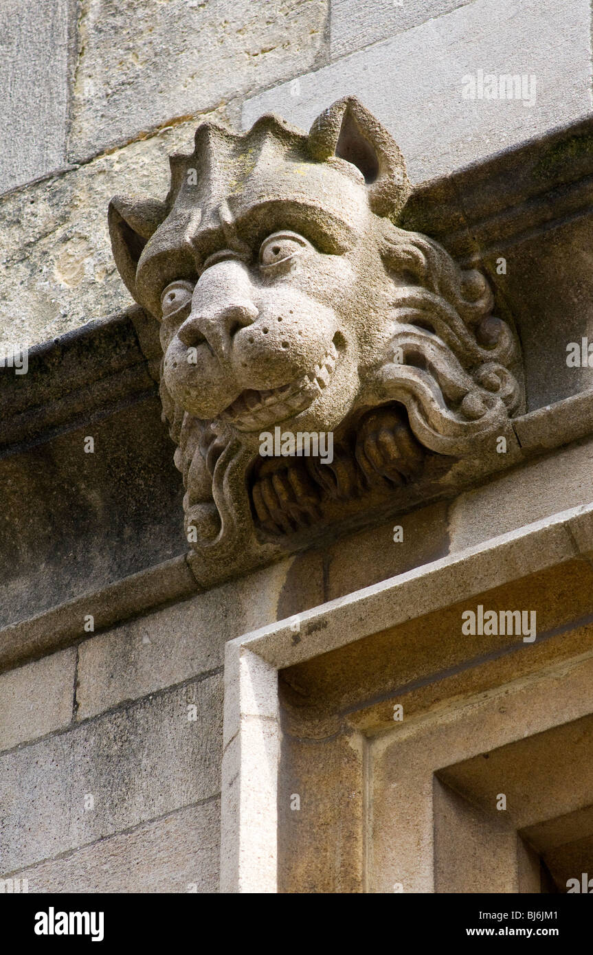 Un lion gargouille sur un collège d'Oxford UK Banque D'Images