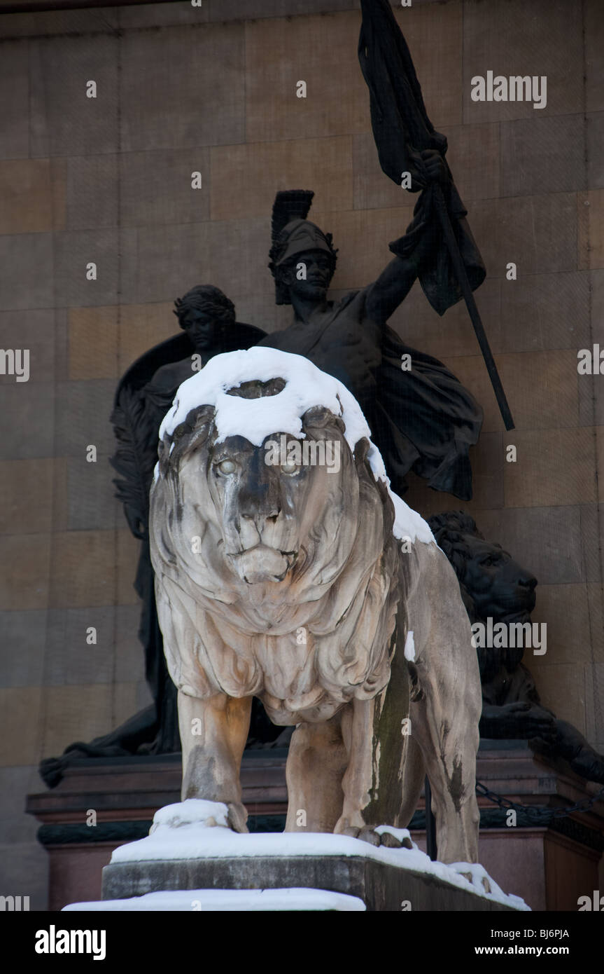 Lion à Odeonsplatz, Munich. L'Allemagne. Banque D'Images