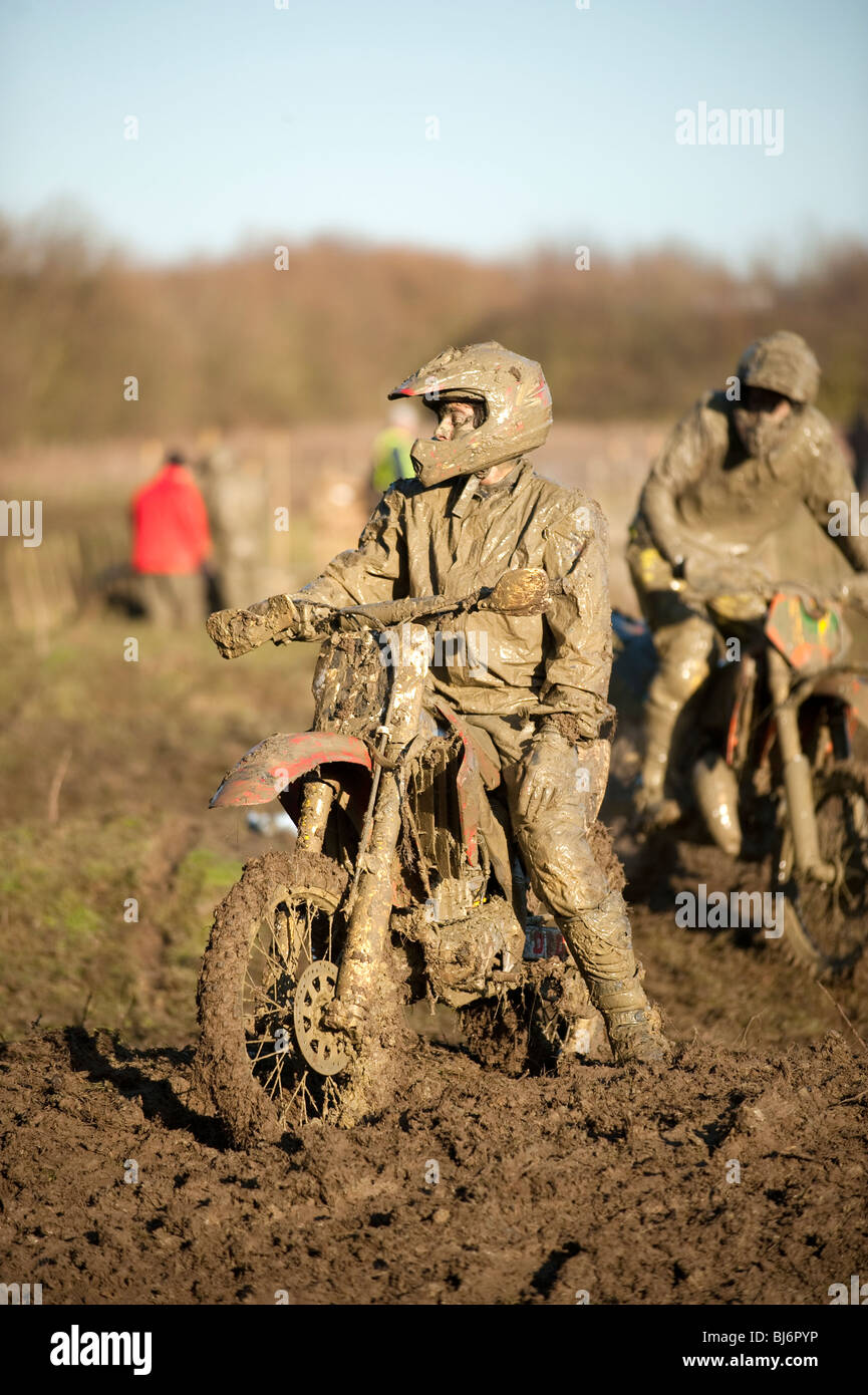 Bike rider Motocross couvert de boue Banque D'Images