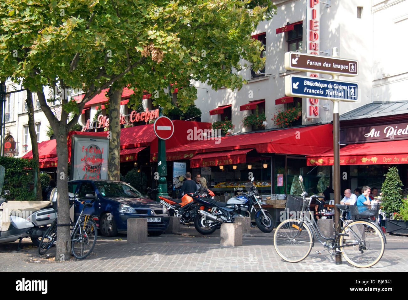 Les cafés-terrasses près des Halles à Paris, France, Banque D'Images