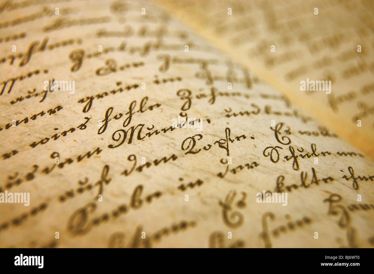 Vieux livre manuscrit détail en sépia Banque D'Images