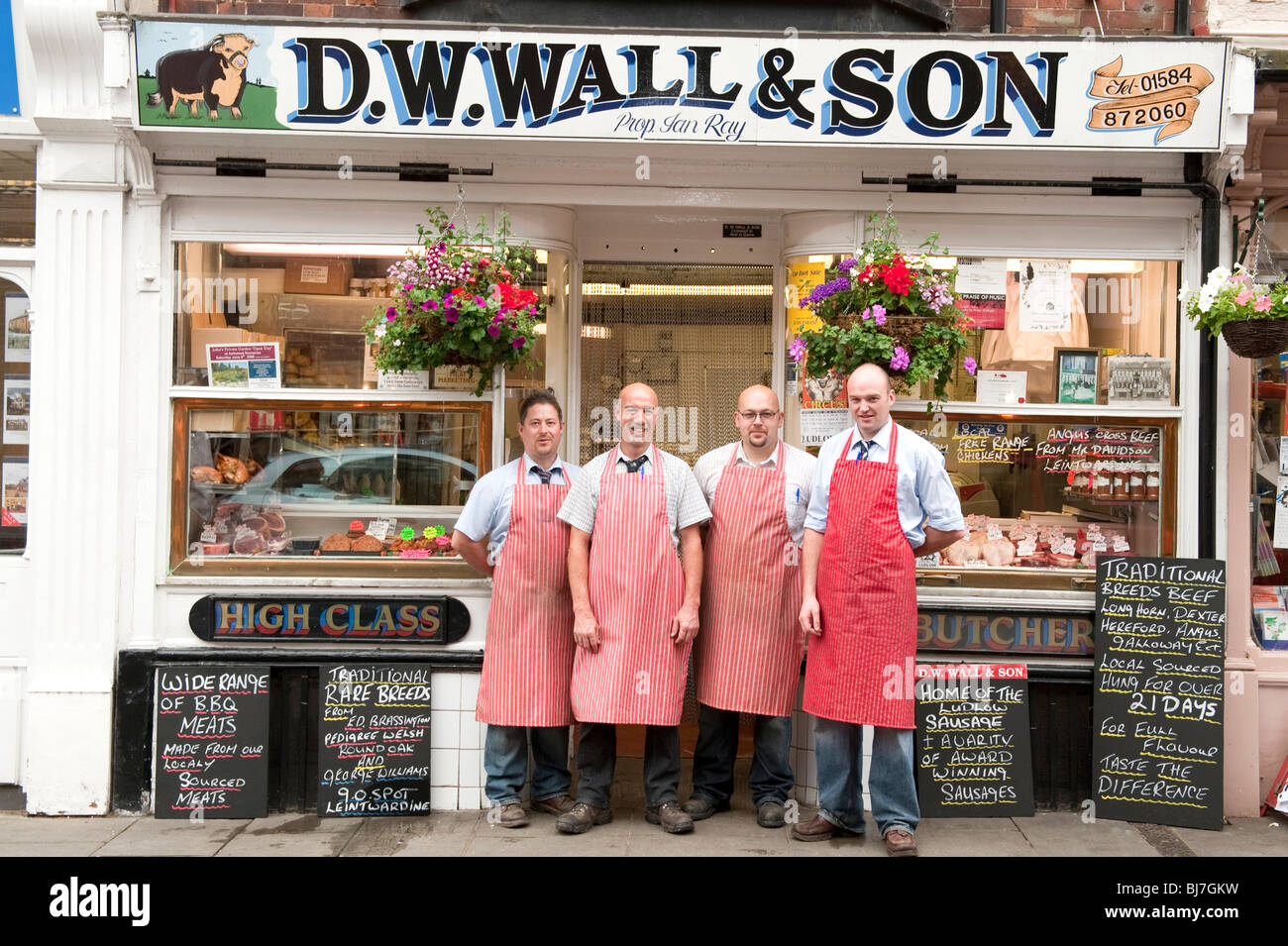 D.W. Wall & Son l'un des plus connus du Shropshire Sud bouchers. Banque D'Images