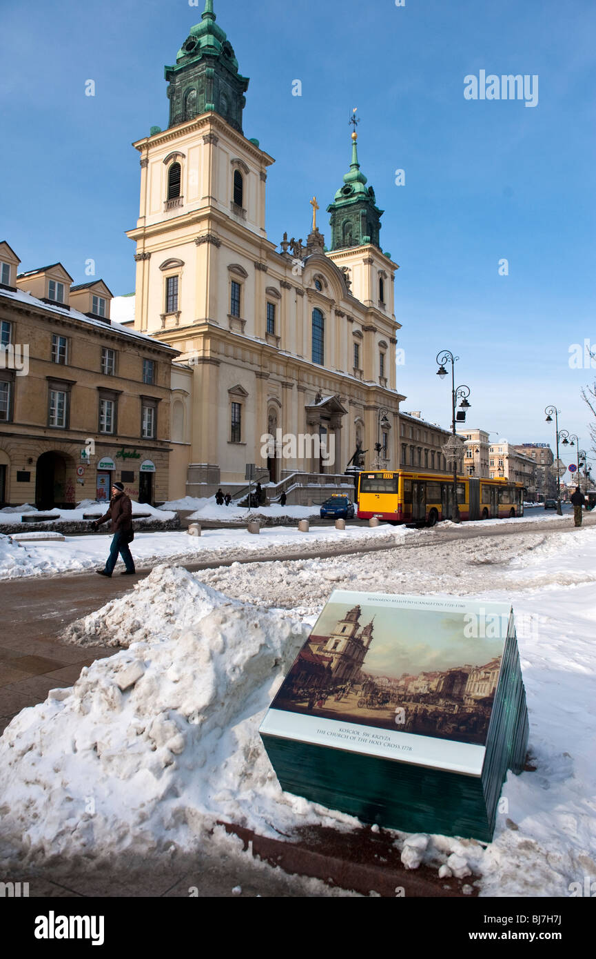 Église de la Sainte Croix dans la rue Krakowskie Przedmiescie à Varsovie Pologne Banque D'Images