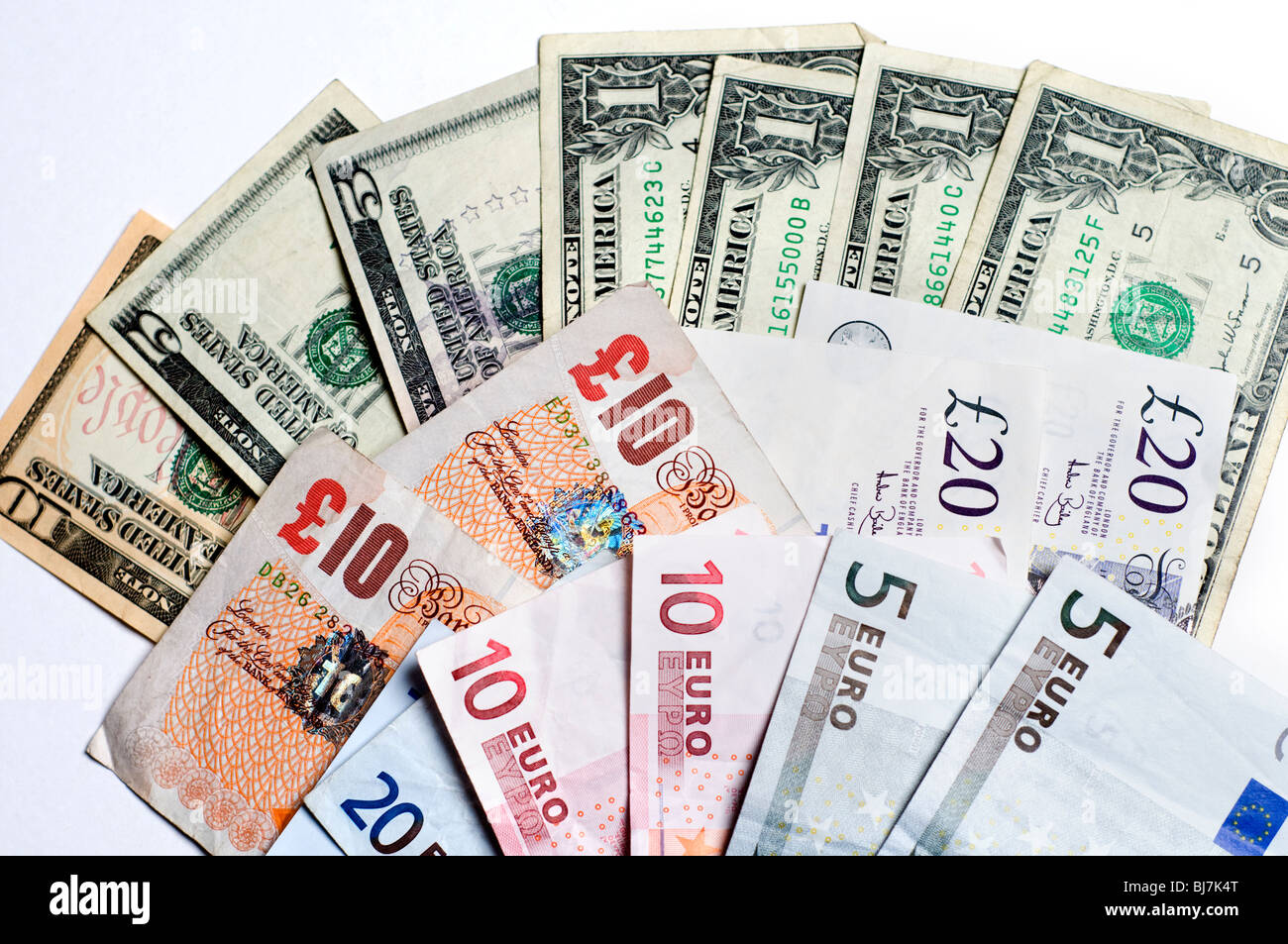 Une sélection variée de dollars US, en livres et en euros Banque D'Images
