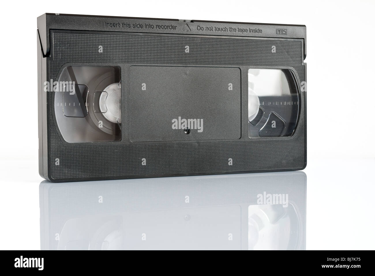 Cassette vidéo VHS isolé sur fond blanc avec clipping path Banque D'Images