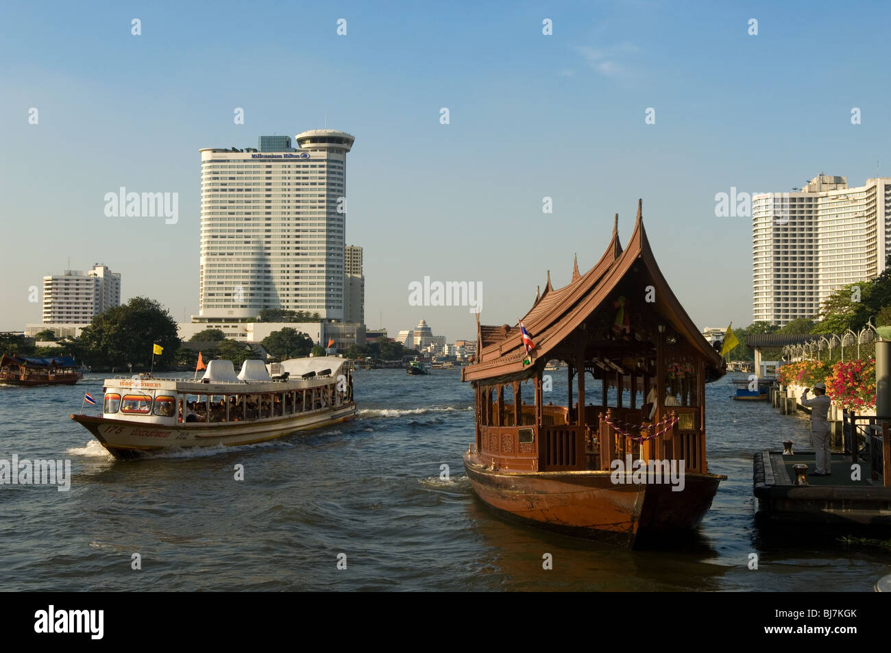 Navette de l'hôtel Oriental bateau sur la rivière Chao Phraya, Bangkok, Thaïlande Banque D'Images