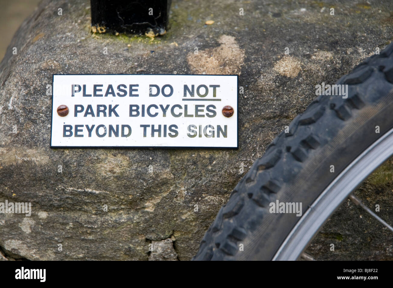 Inscrivez-vous pour empêcher le blocage des vélos stationnés dans le chemin d'Oxford UK Banque D'Images