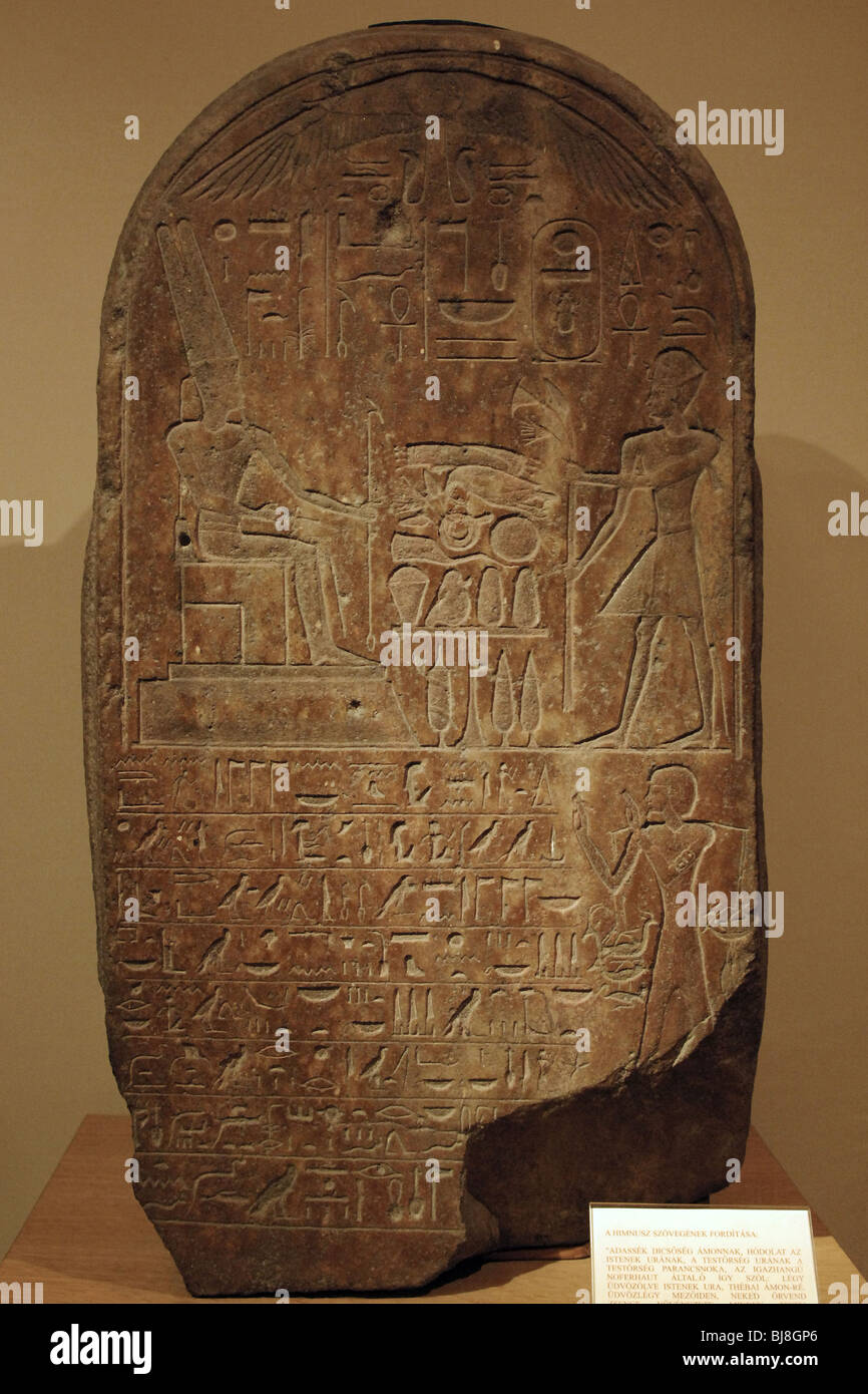 L'art égyptien, Nouvel Empire. Dynasty XVIII. Stèle avec un hymne à Amon. Musée des beaux-arts de Budapest. Hongrie Banque D'Images