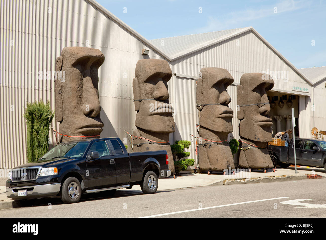 Dieux Tiki attendent leur tournage. Banque D'Images